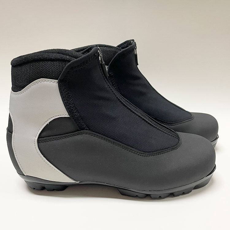 Sepatu Ski Olahraga Combi